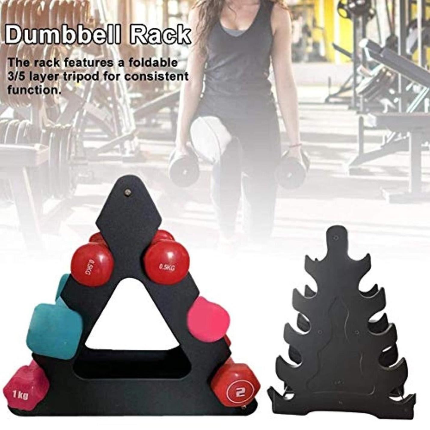 Een 5-laags dumbbellrek met een driehoekig ontwerp, weergegeven naast een afbeelding van een persoon die met dumbbells o