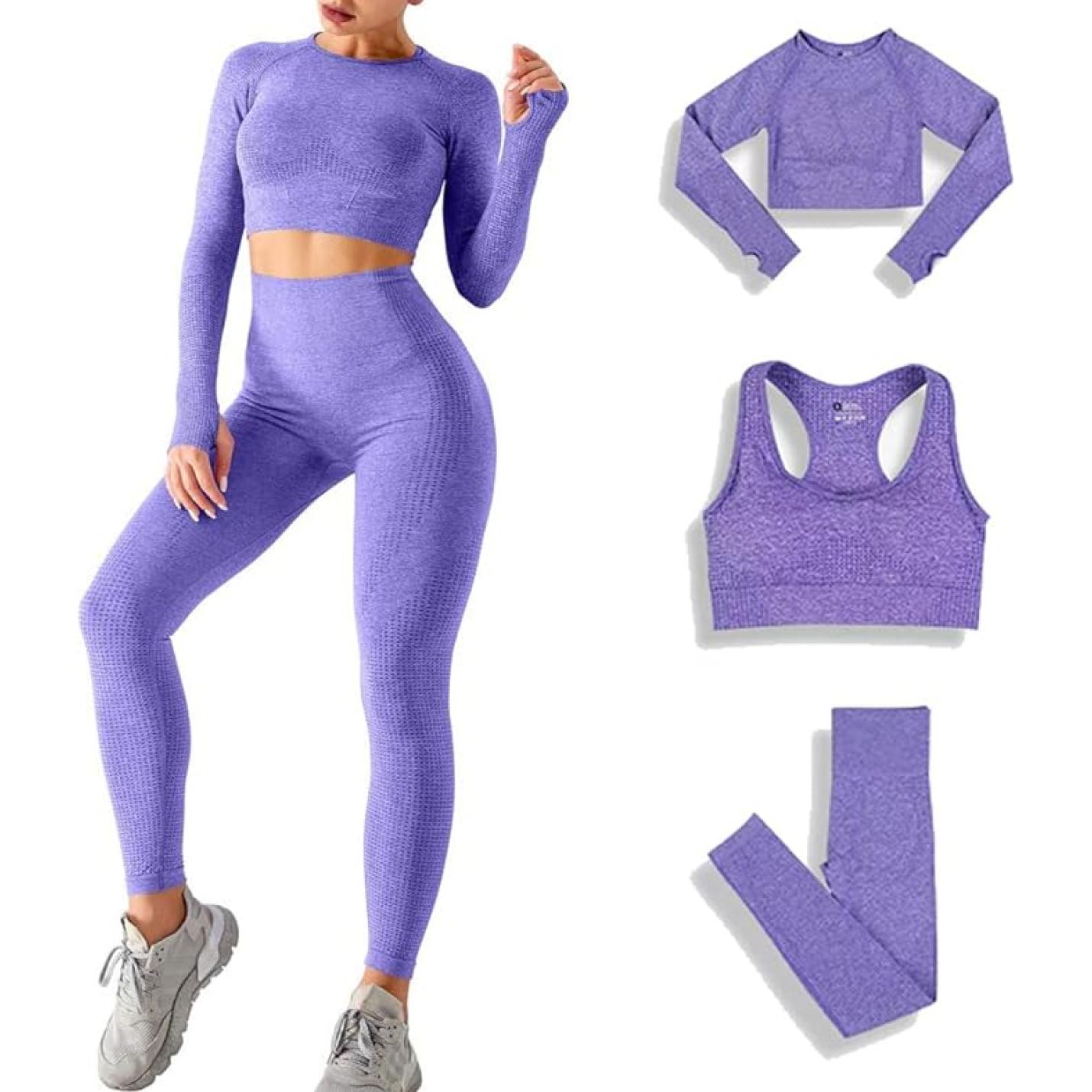 Paars Zie er geweldig uit en voel je geweldig in deze 3-delige yoga-workoutset weergegeven in verschillende configuraties, waaronder een crop-top met lange mouwen, sport-bh en een legging met hoge taille.