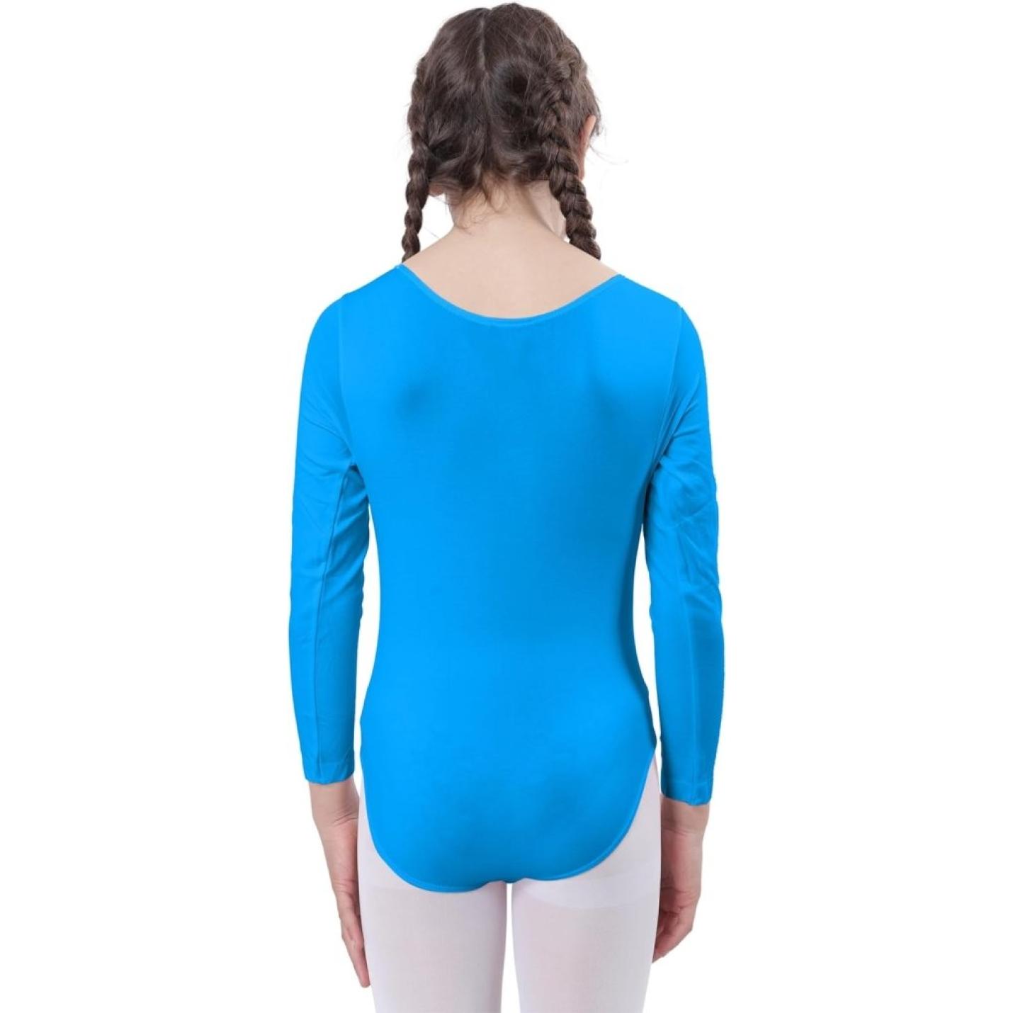 Vrouw, gekleed in een blauw Balletshirt met lange mouwen voor meisjes, vanaf de achterkant gezien.