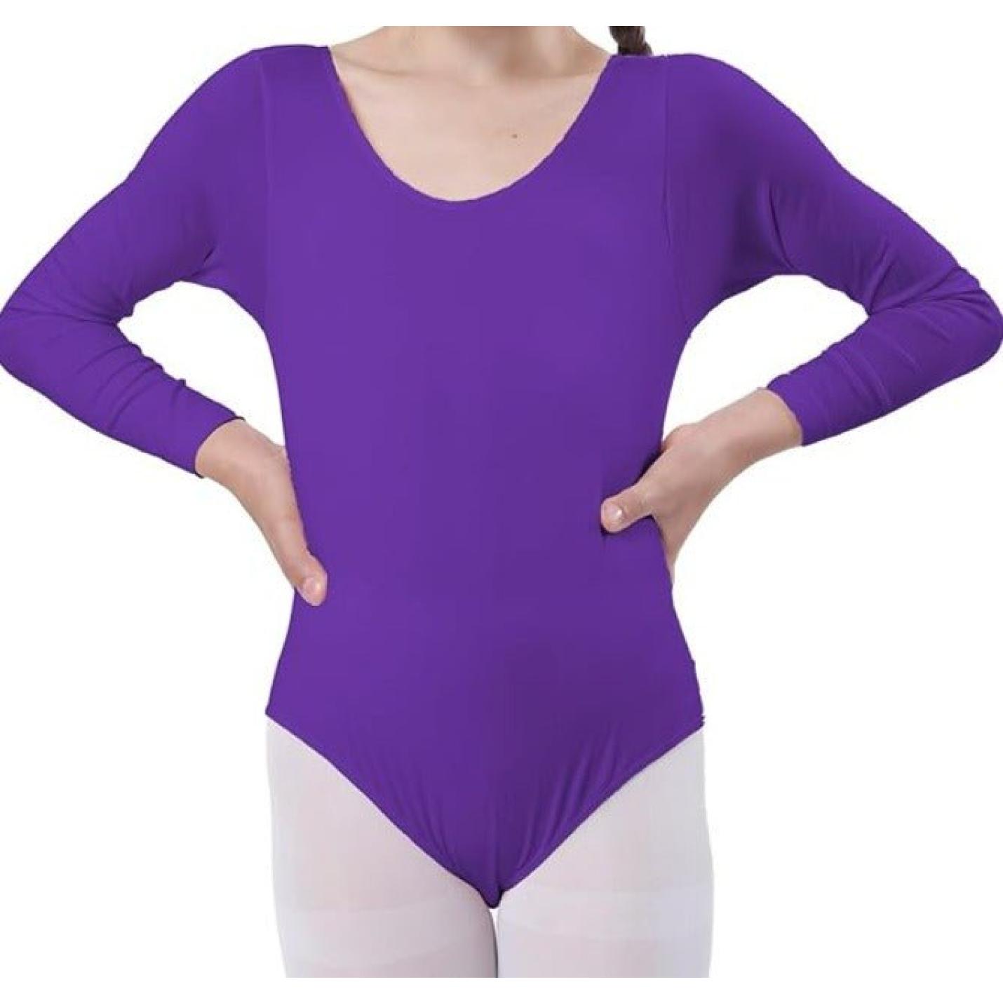 Vrouw draagt een paars Balletshirt voor meisjes Dans met elegantie en comfort met lange mouwen en witte legging.