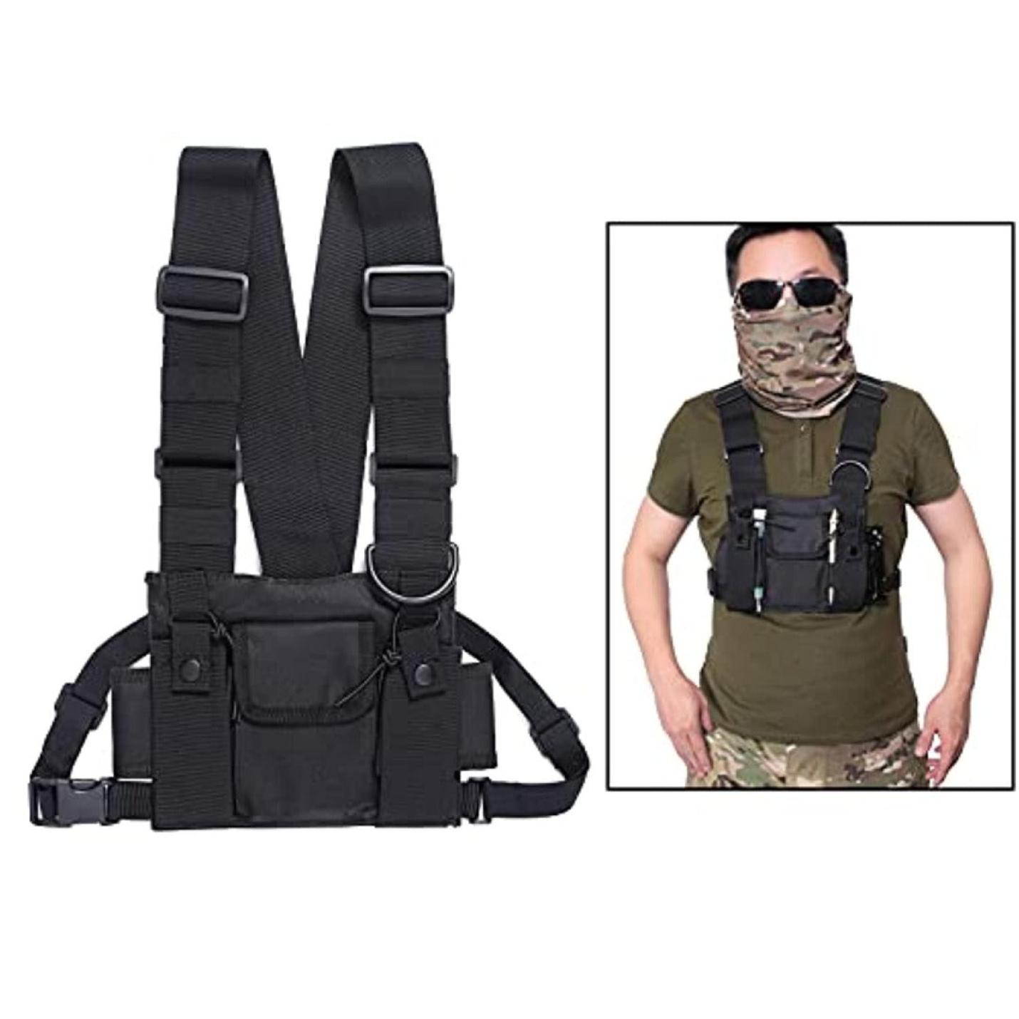 Een persoon in camouflagekleding met een Crossbody-tas voor sport en masker, naast een geïsoleerd beeld van dezelfde zwarte Crossbody-tas voor sport.