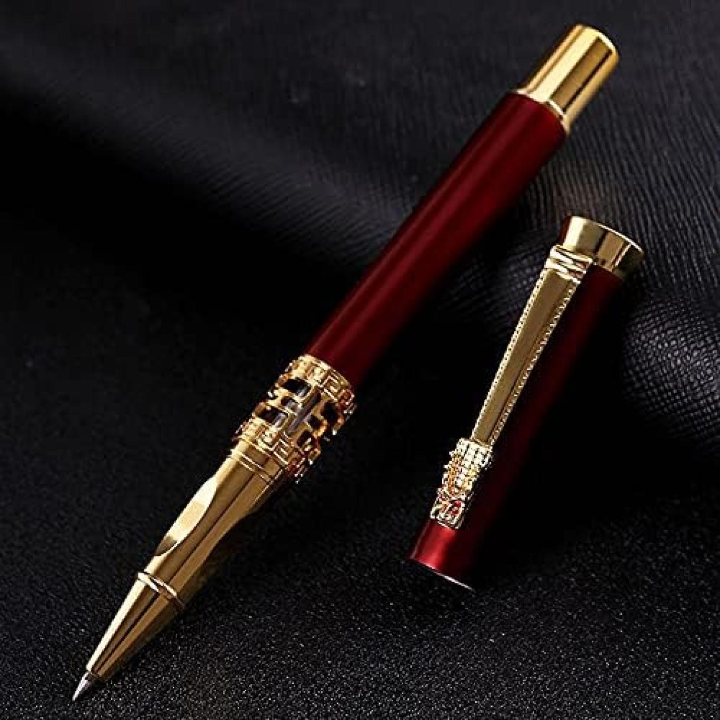 Elegante goudomrande bordeaux metalen rollerball zonder dop, tentoongesteld op een donkere achtergrond.