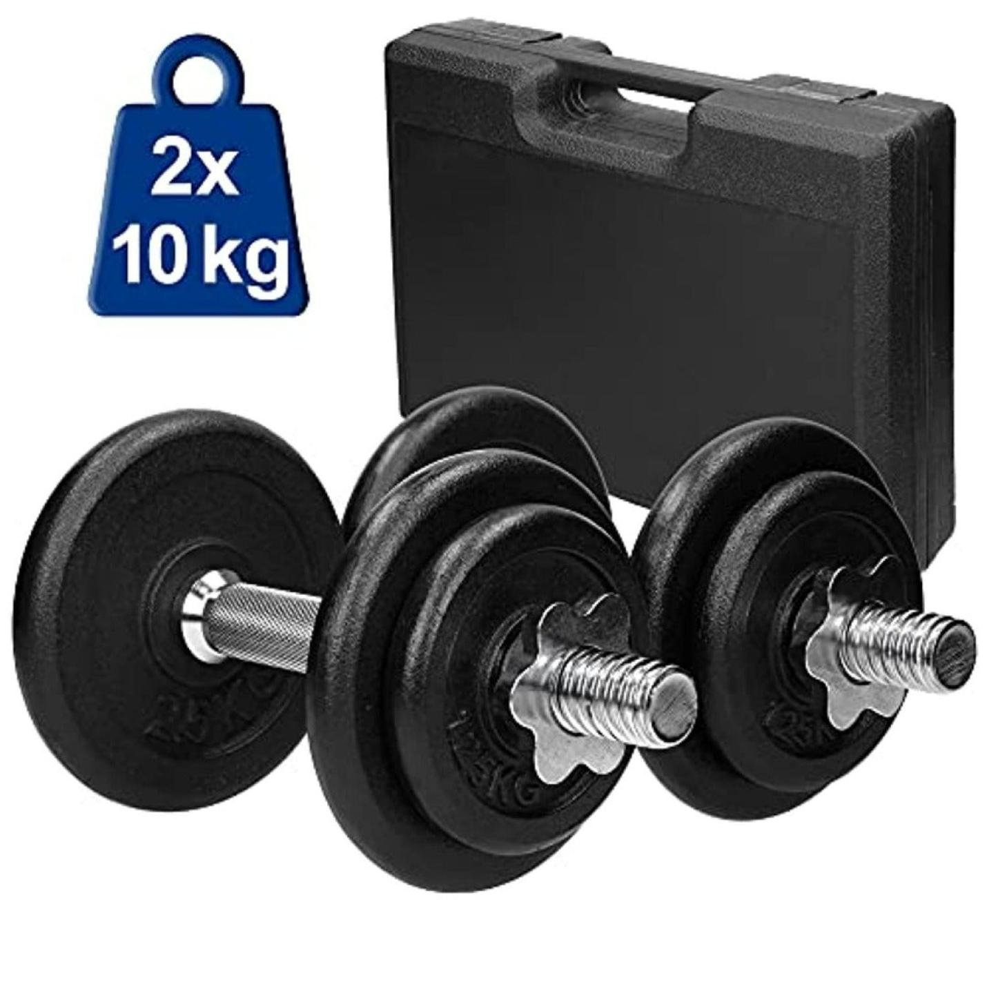 Een systeemkoffer met dumbbells met zwarte halterschijven en een metalen handvat, vergezeld van een label met daarop "2x 10 kg" en een zwarte draagtas.