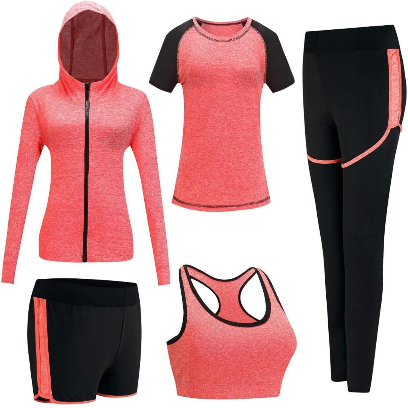 Trainingskledingset voor dames in koraal en zwart, inclusief een hoodie, t-shirt, sportbeha, korte broek en legging, weergegeven op een witte achtergrond. Dit Trainingspak dames is ontworpen voor comfort en stijl.