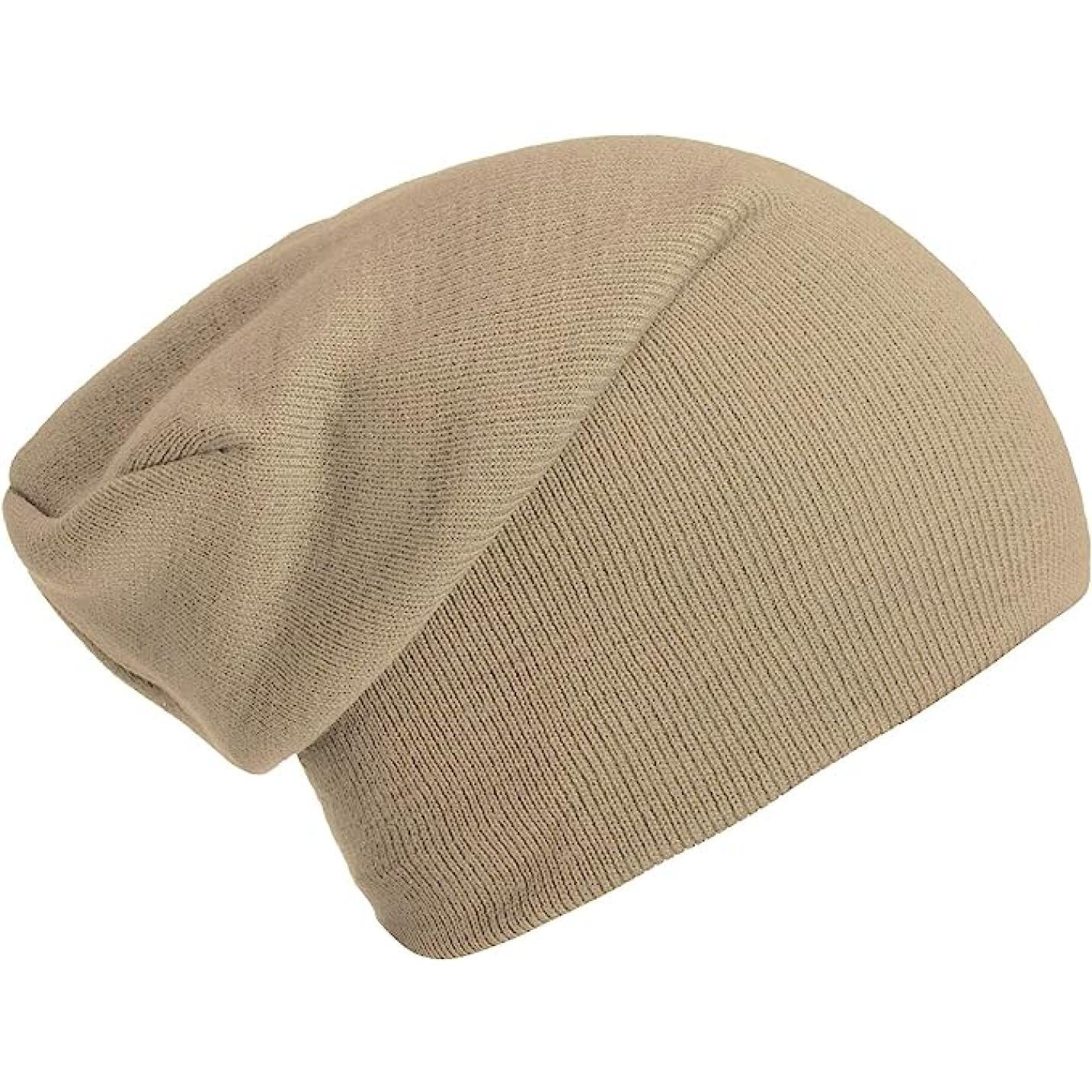 Beige gebreide slappe muts op een witte achtergrond.
Productnaam: Slouch mutsen: de perfecte wintermuts voor dames en heren