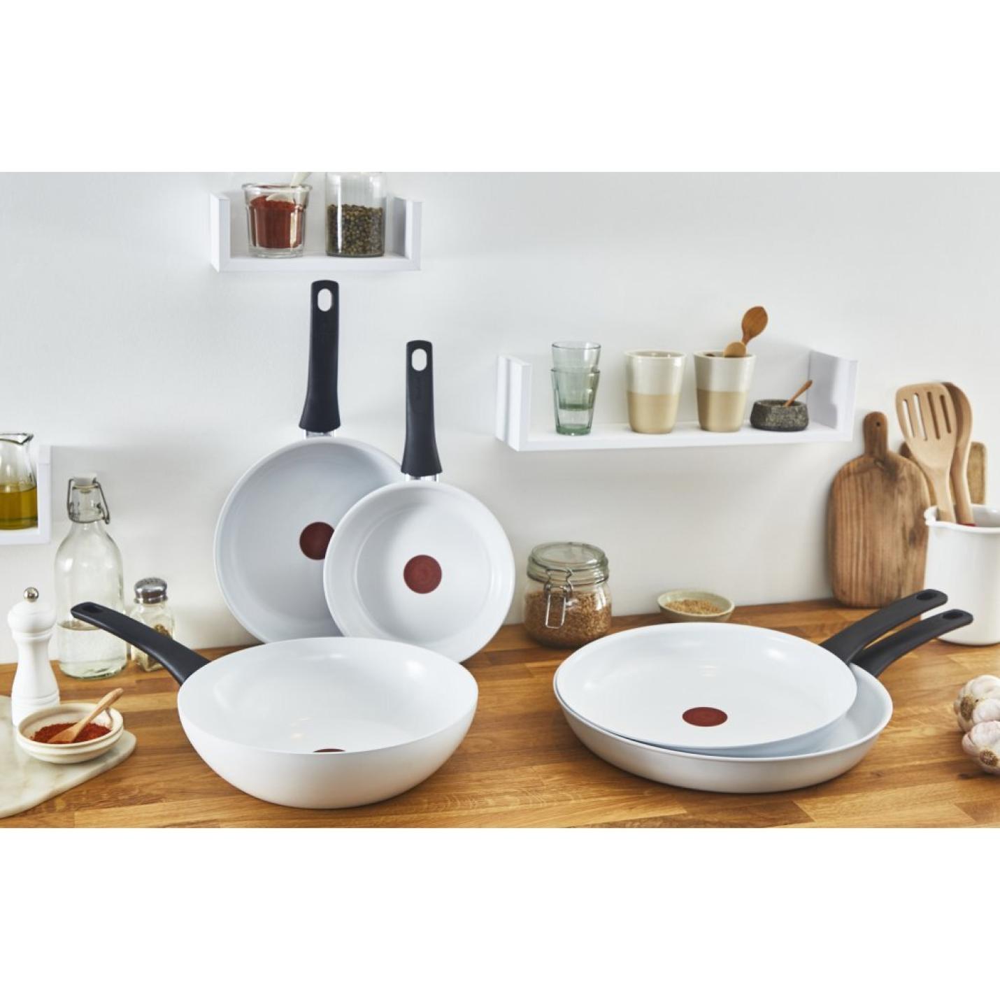 Tefal Kookgerei Tefal Ceramic Control Koekenpan 24 Cm Wit