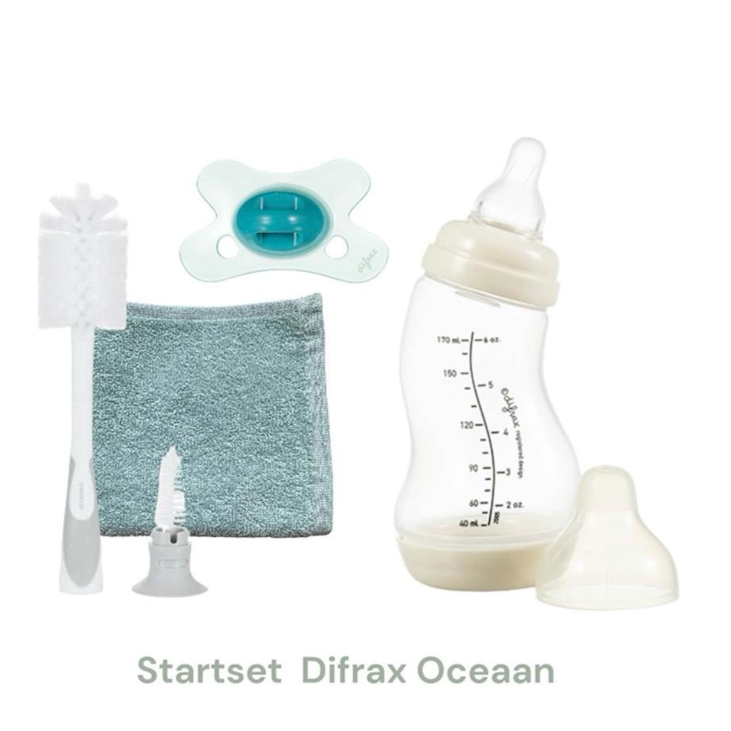 Startset Difrax Oceaan is een set met een babyfles difrax off-white, fopspeen oceaan groen, Flessenborstel en groen spuugdoekje