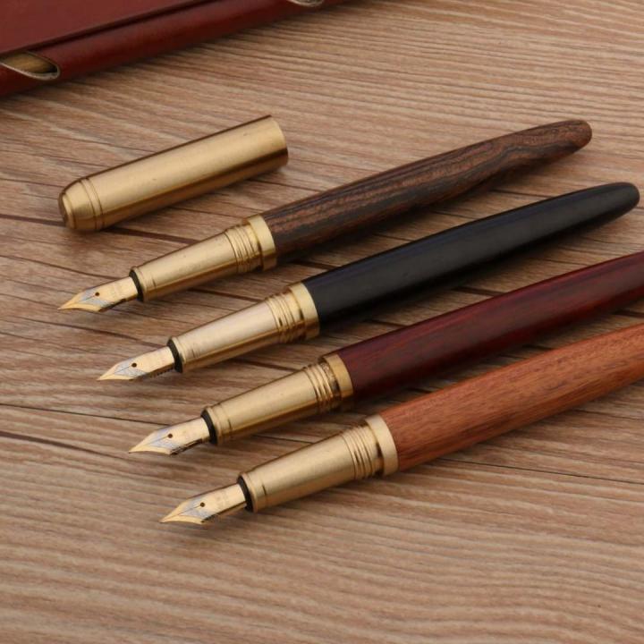 Schrijf in stijl met de unieke combinatie van hout en koper van deze Bend Nib pen - Licht hout